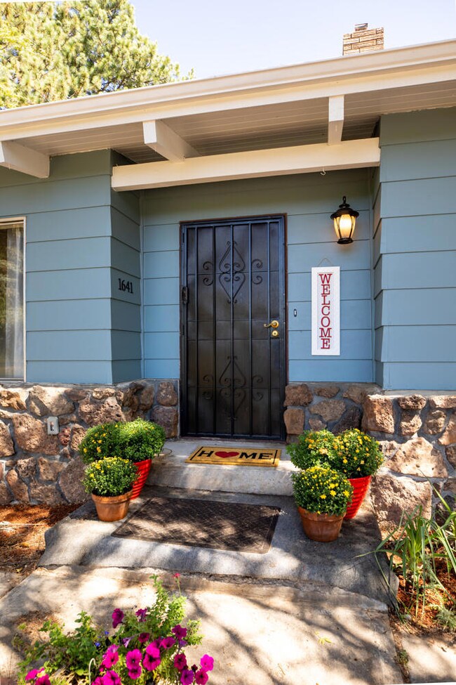 1641 Llanada St, Klamath Falls, OR 97601 - photo 4