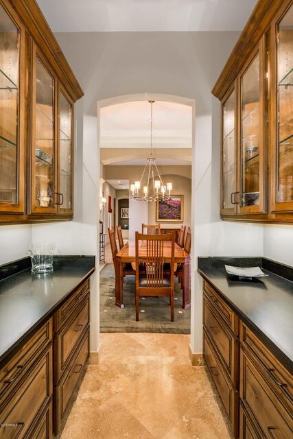008_Pantry To Dining
