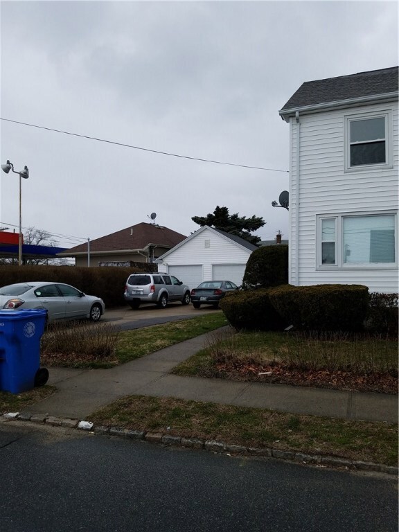 20 Leslie St, Cranston, RI 02910 - photo 4