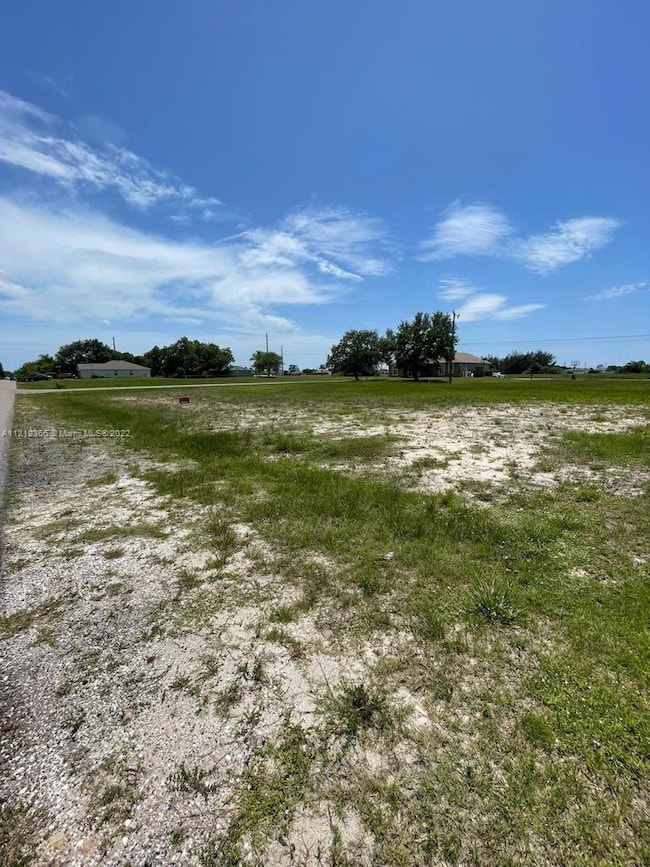 2800 NE 4th Place, Cape Coral, FL 33909 - photo 6