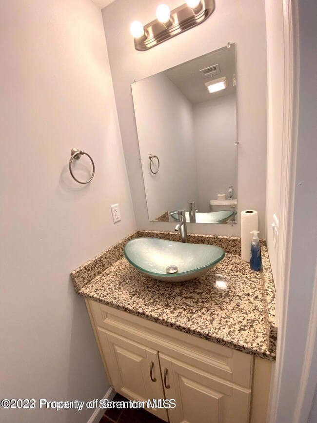 104 Golden Gate Cir, Archbald, PA 18403 - photo 2