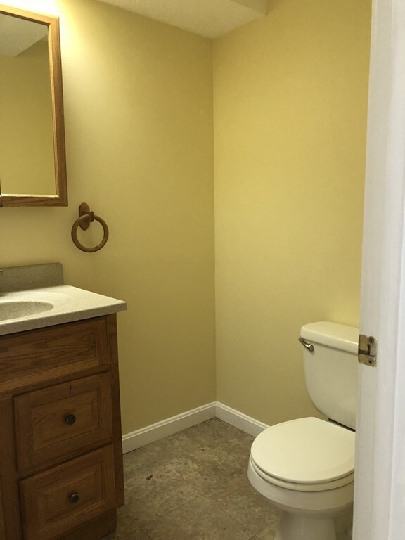 148 Flower Ln unit 4, Dracut, MA 01826 - photo 6