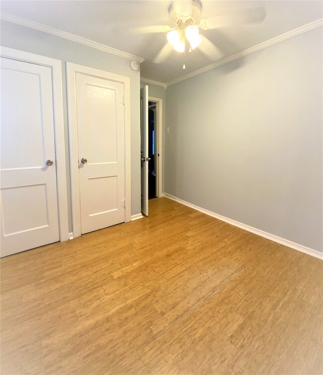 911 Byrne St unit 9, Houston, TX 77009 - photo 7