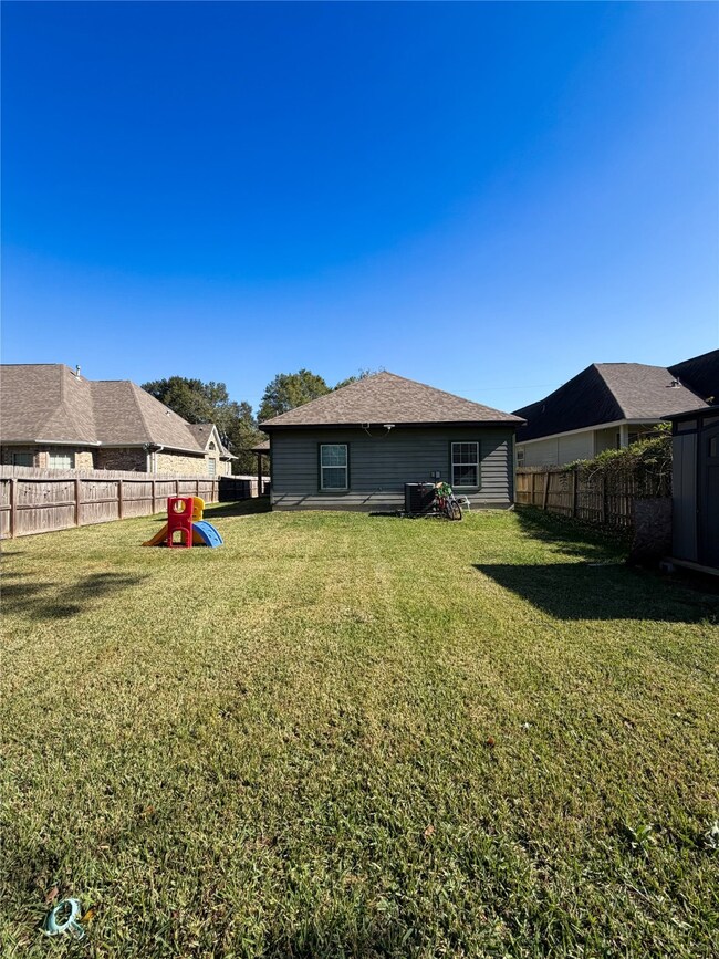 9405 Arvin St, Houston, TX 77028 - photo 4