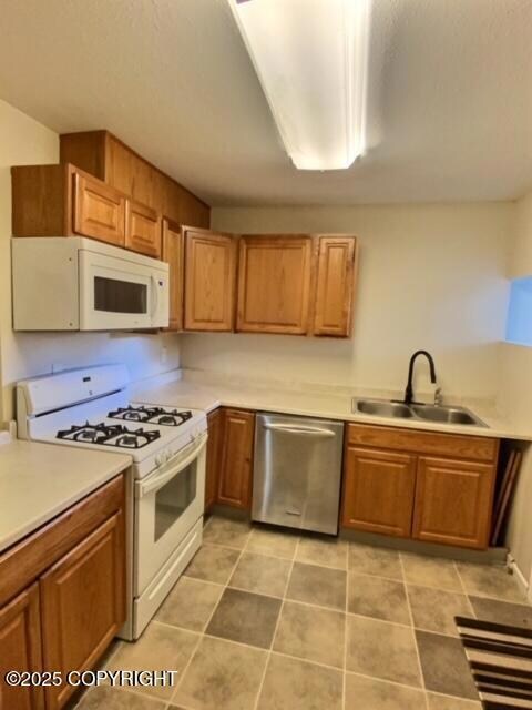 5901 Prosperity Dr unit B, Anchorage, AK 99504 - photo 2