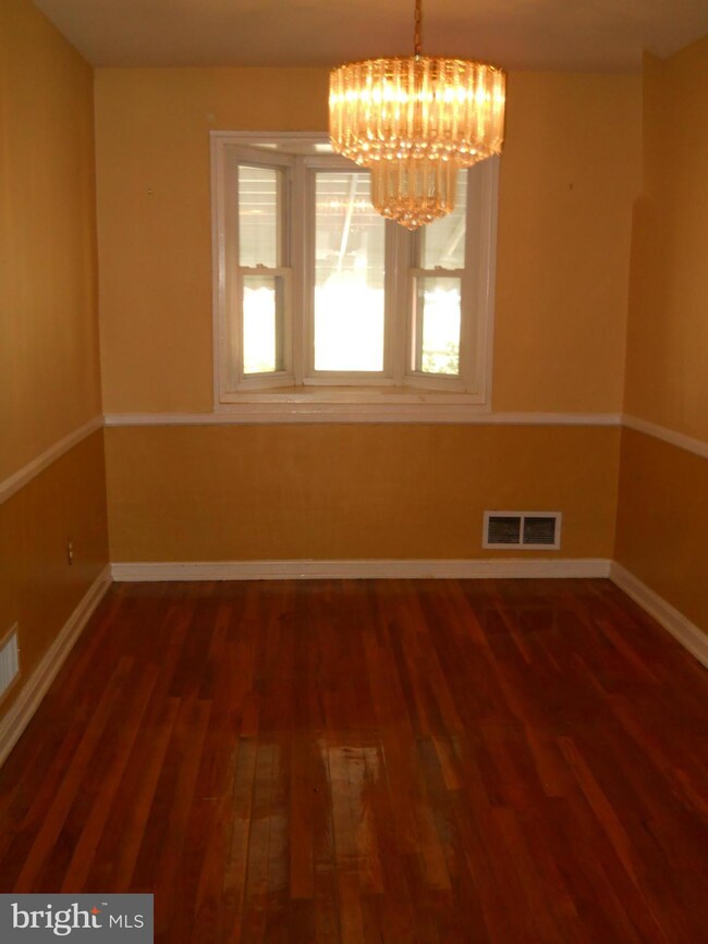 1104 Cooks Ln, Baltimore, MD 21229 - photo 5