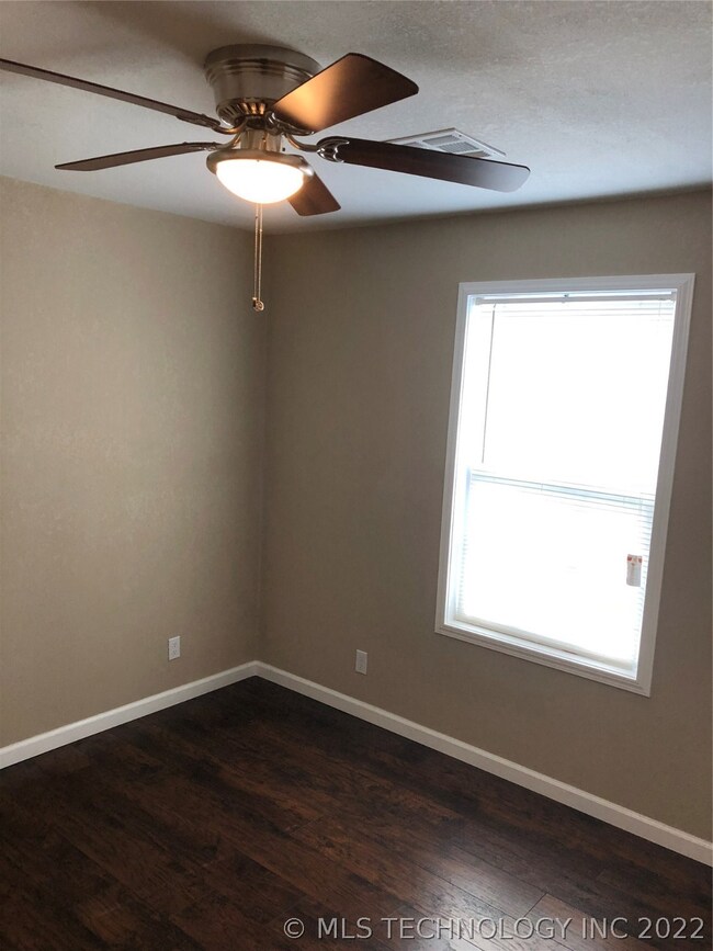 406 W 17th St, Ada, OK 74820 - photo 6