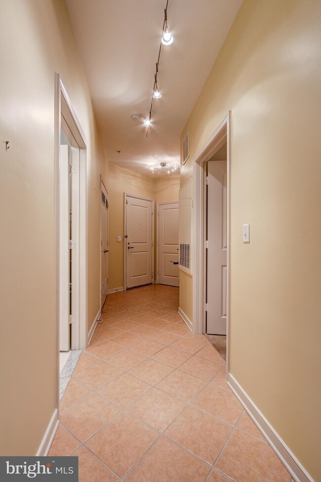 8045 Newell St unit 101, Silver Spring, MD 20910 - photo 5