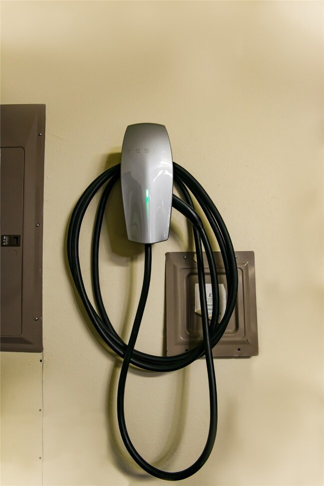 15759 Spectrum Dr unit 1, Addison, TX 75001 - photo 4