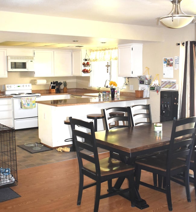 Dining, Kitchen