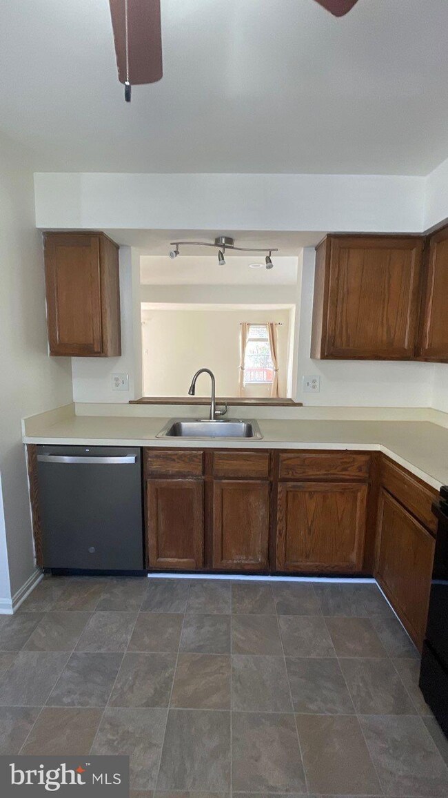 11543 Shell Flower Ln, Columbia, MD 21044 - photo 4