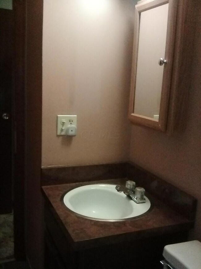 454 Pamlico St unit 10, Columbus, OH 43228 - photo 6