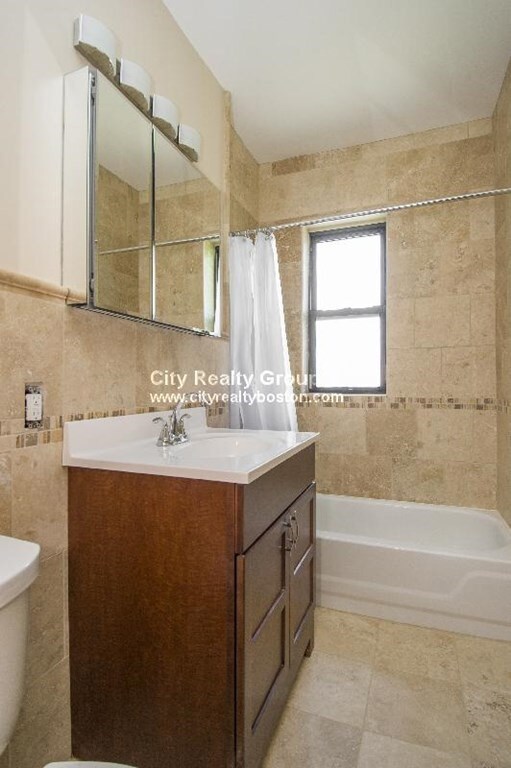 435 Walnut Ave unit 8, Roxbury, MA 02119 - photo 2