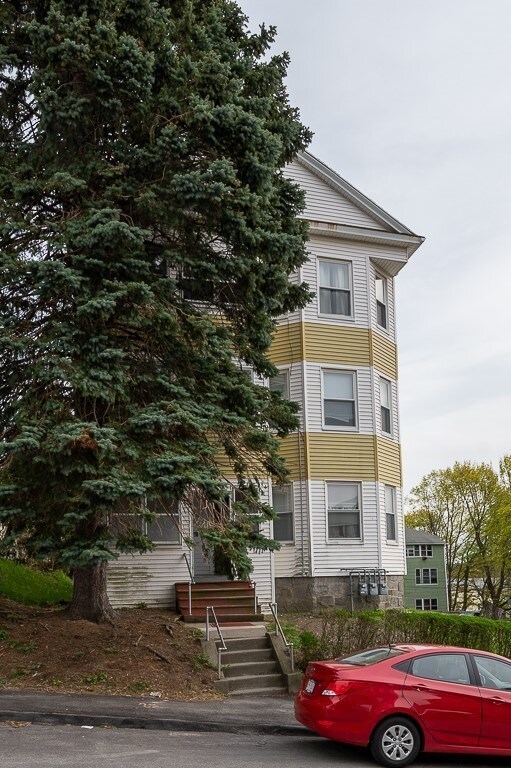 9 Caroline St, Worcester, MA 01604 - photo 4