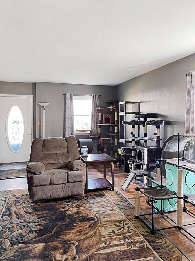 1308 S Prairie St, Frankfort, IN 46041 - photo 3