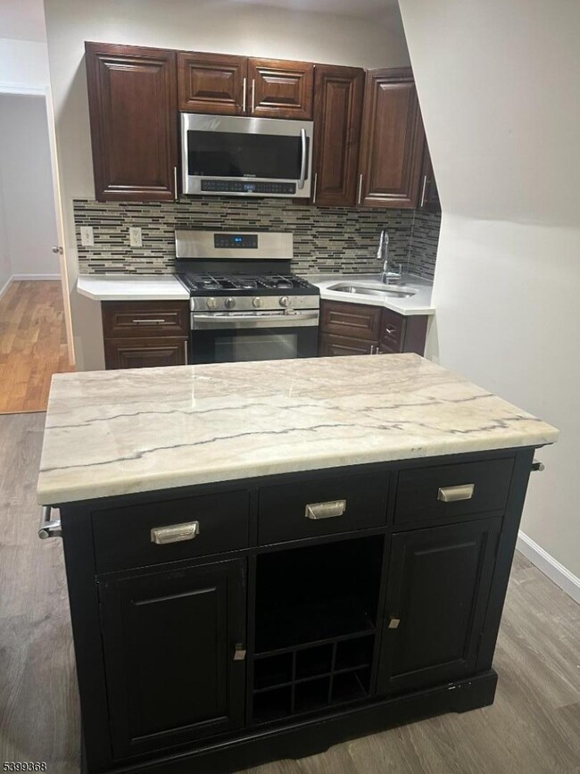 192 Fairview Ave unit 3, Jersey City, NJ 07304 - photo 7