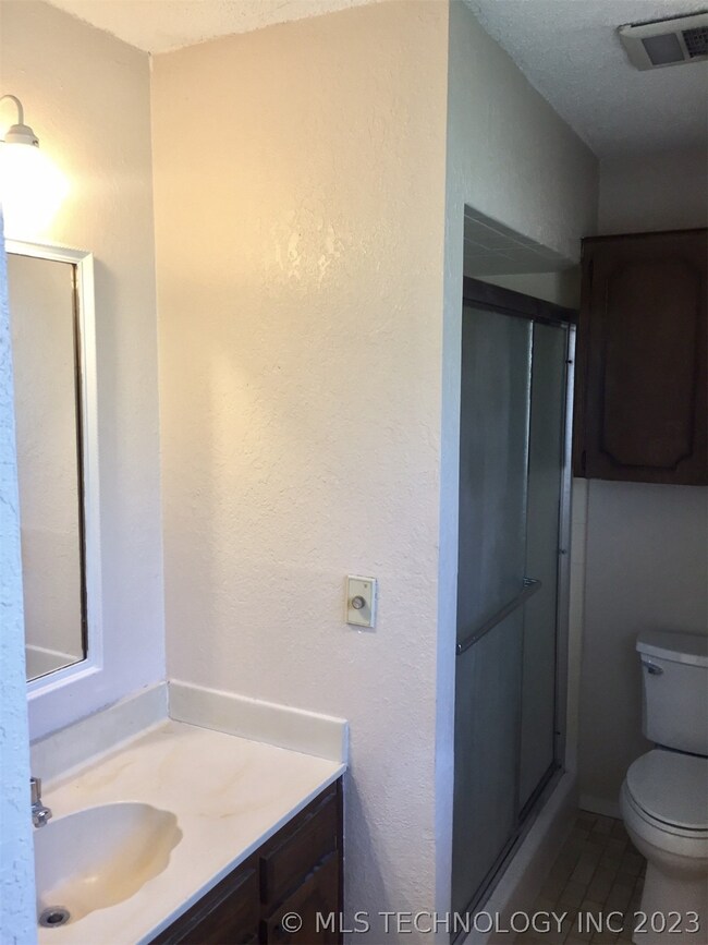 Master Bathroom with walk-in shower