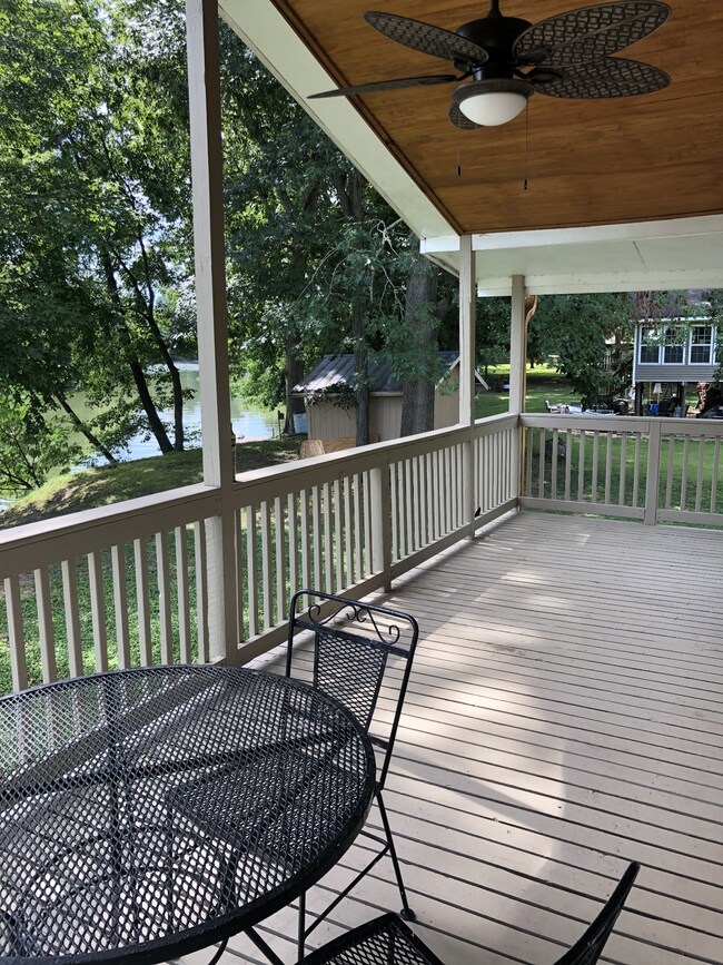 1541 Matlock Dr, Chapmansboro, TN 37035 - photo 6