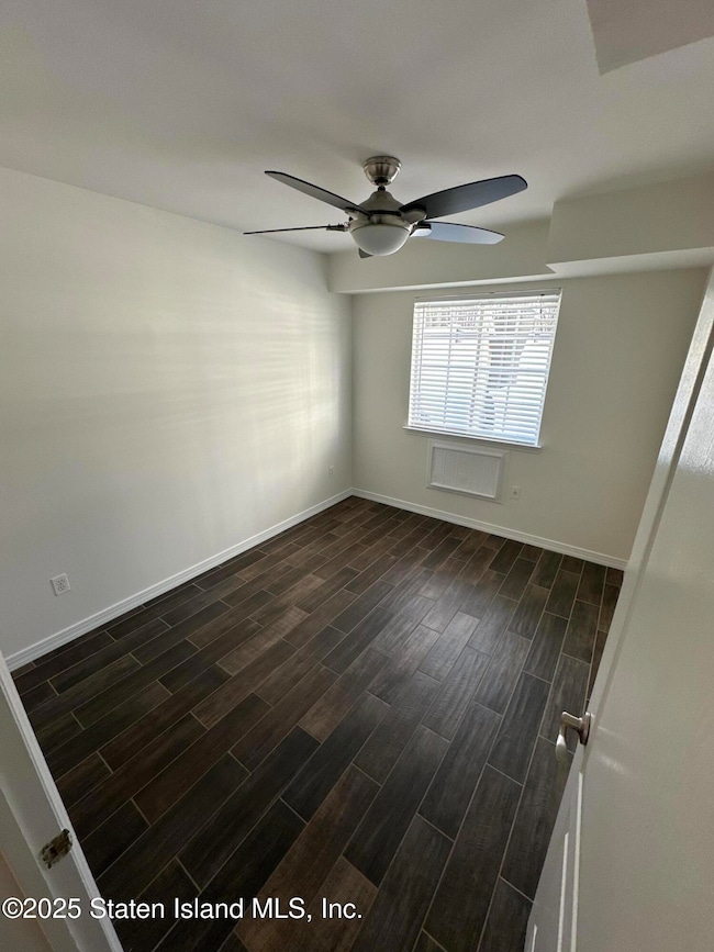 unlisted-address, Staten Island, NY 10309 - photo 7