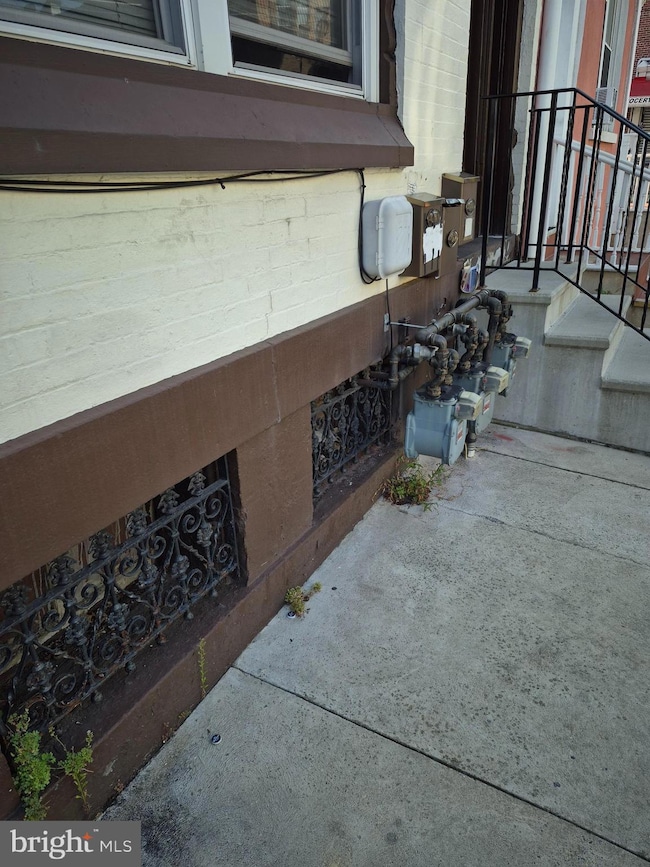 105 N 10th St, Reading, PA 19601 - photo 3