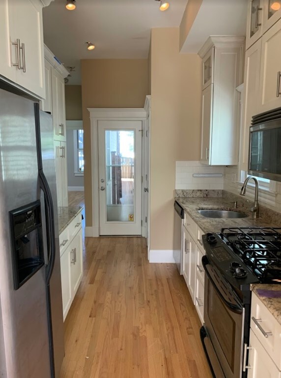 588 E 8th St unit 1, Boston, MA 02127 - photo 5