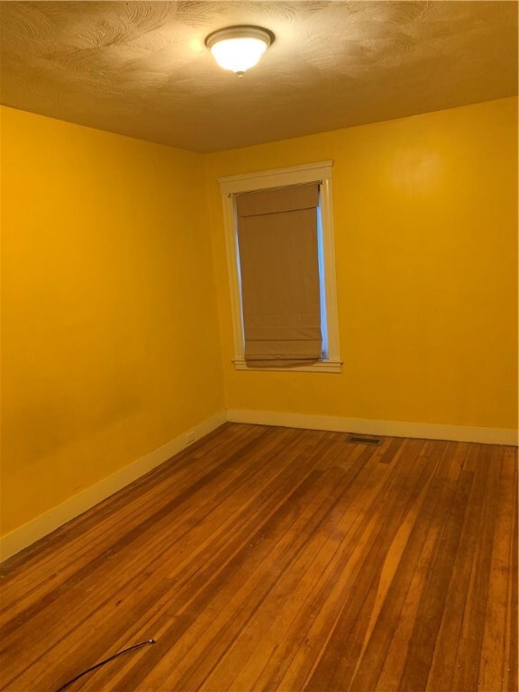 209 Suffolk Ave unit 1, Pawtucket, RI 02861 - photo 5