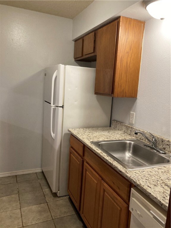 203 S Baggett St unit 2, Prairie Grove, AR 72753 - photo 4