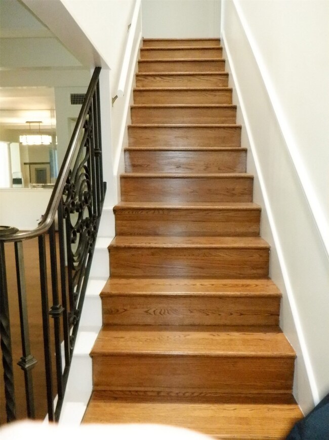 1504 Nantucket Dr unit B, Houston, TX 77057 - photo 7