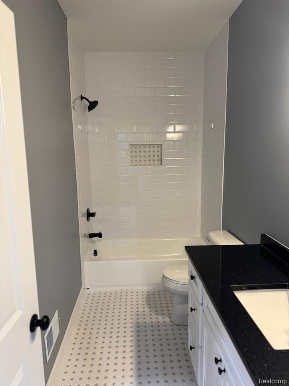 2264 Equestrian Trail Dr, Metamora, MI 48455 - photo 5