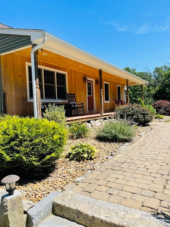 74 Ledgestone Rd, Douglas, MA 01516 - photo 5