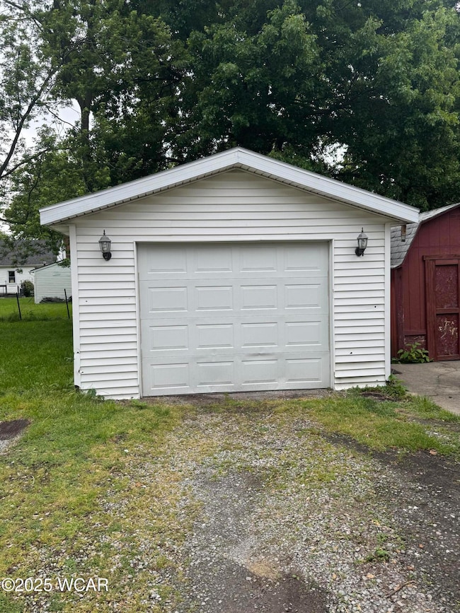 1 CAR DET. GARAGE