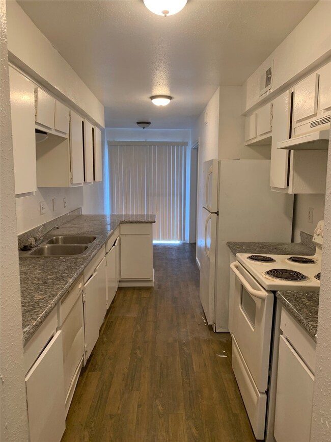 6200 W Tidwell Rd unit 707, Houston, TX 77092 - photo 4