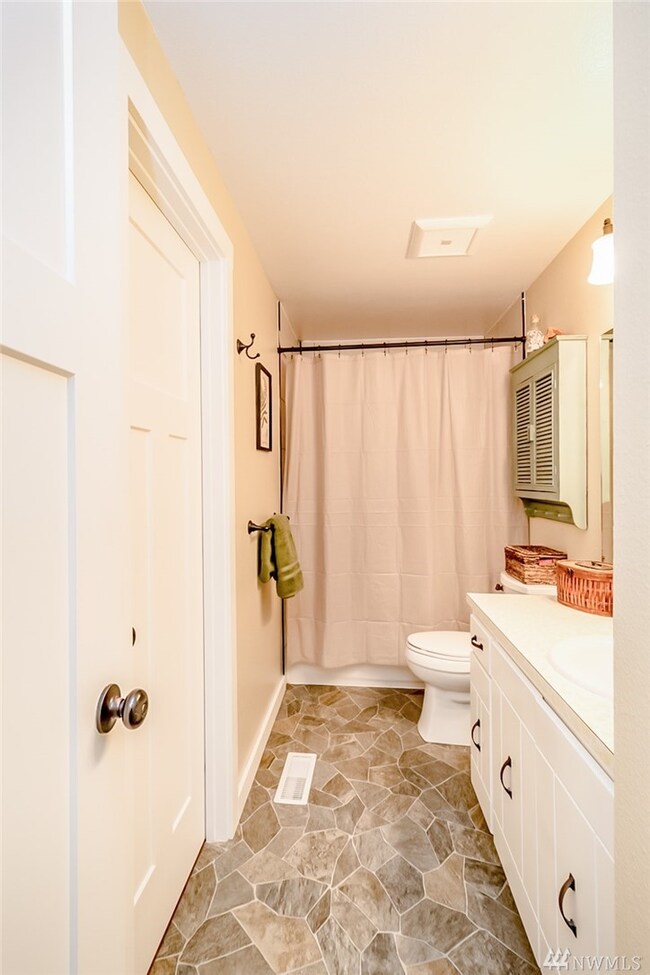 422 216th St SW, Bothell, WA 98021 - photo 5