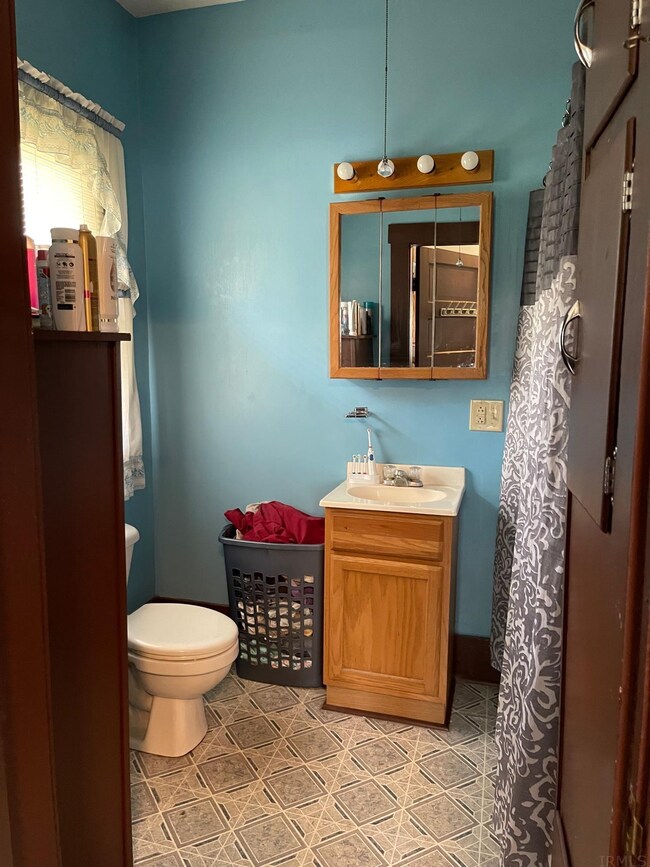 315 N 1st St, Edwardsport, IN 47528 - photo 6