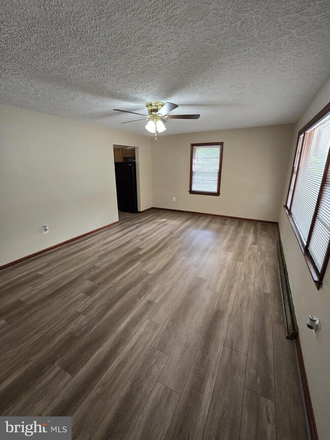 5090 Hawthorne Rd, La Plata, MD 20646 - photo 6