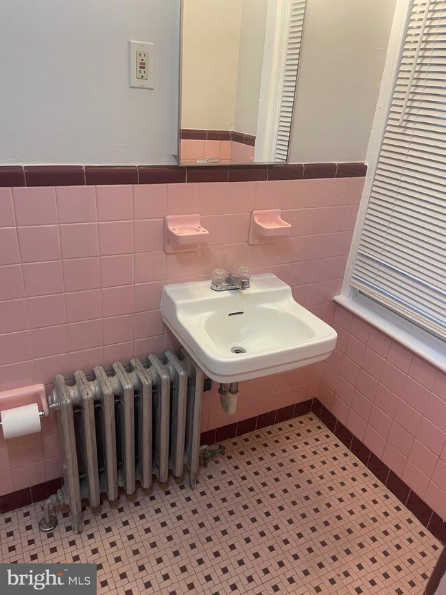 933 Macdade Blvd unit 1, Darby, PA 19023 - photo 7