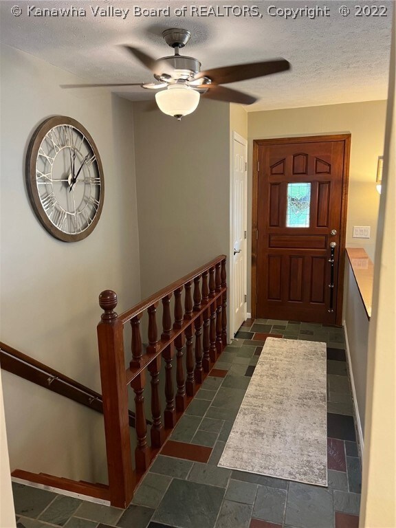 278 Pine Cir, Dunbar, WV 25064 - photo 3