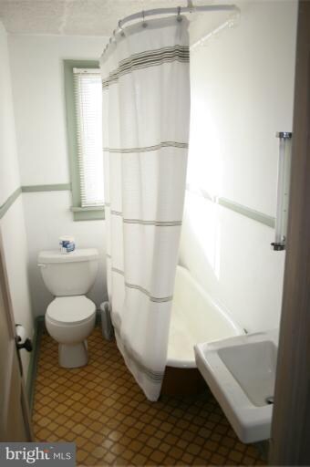 645 S 4th St, Chambersburg, PA 17201 - photo 7