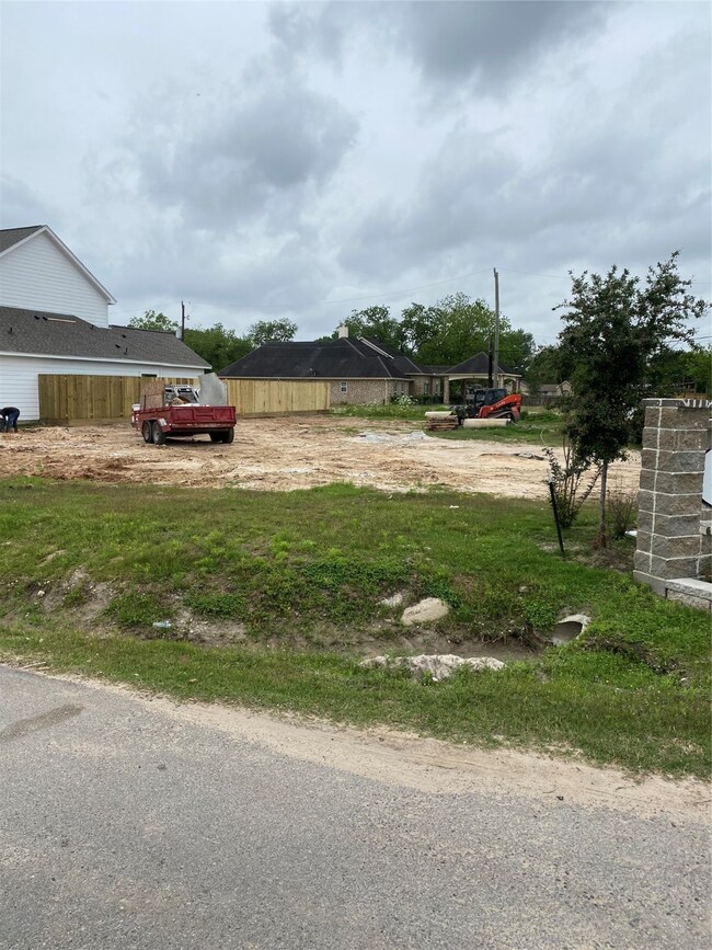 8419 James Franklin St, Houston, TX 77088 - photo 3