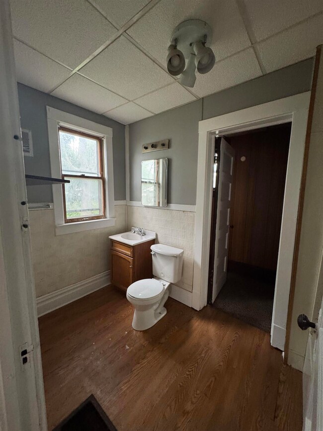 415 E 9th St, Waterloo, IA 50703 - photo 6