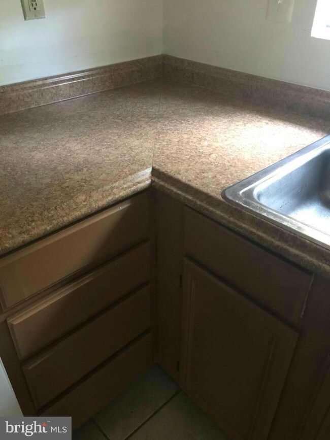 1052 Karen Blvd, Capitol Heights, MD 20743 - photo 4