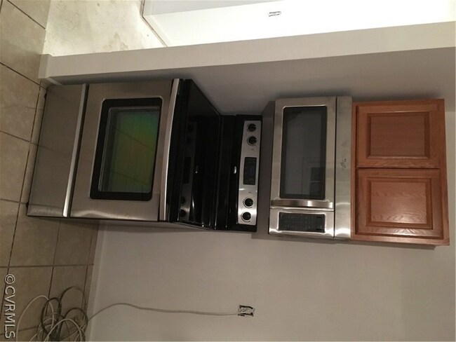 Kitchen- All Stainless Steal Appliances- NEW MICRO