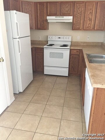 10003 Vasso View unit 2, Converse, TX 78109 - photo 5