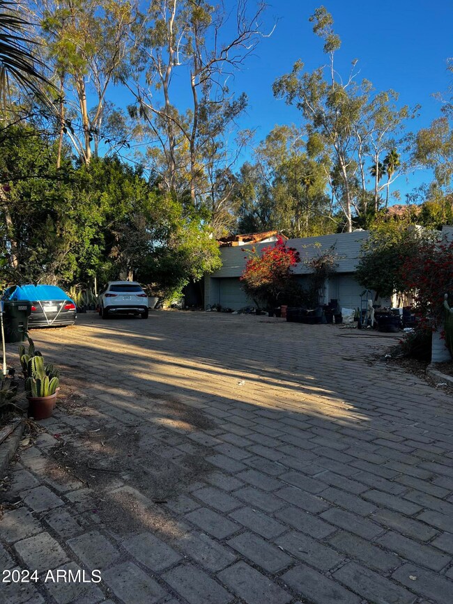 Driveway upto house