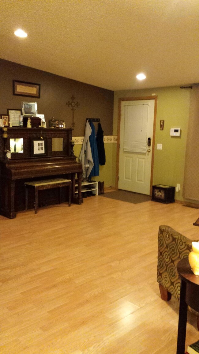 701 28th St W, Williston, ND 58801 - photo 3