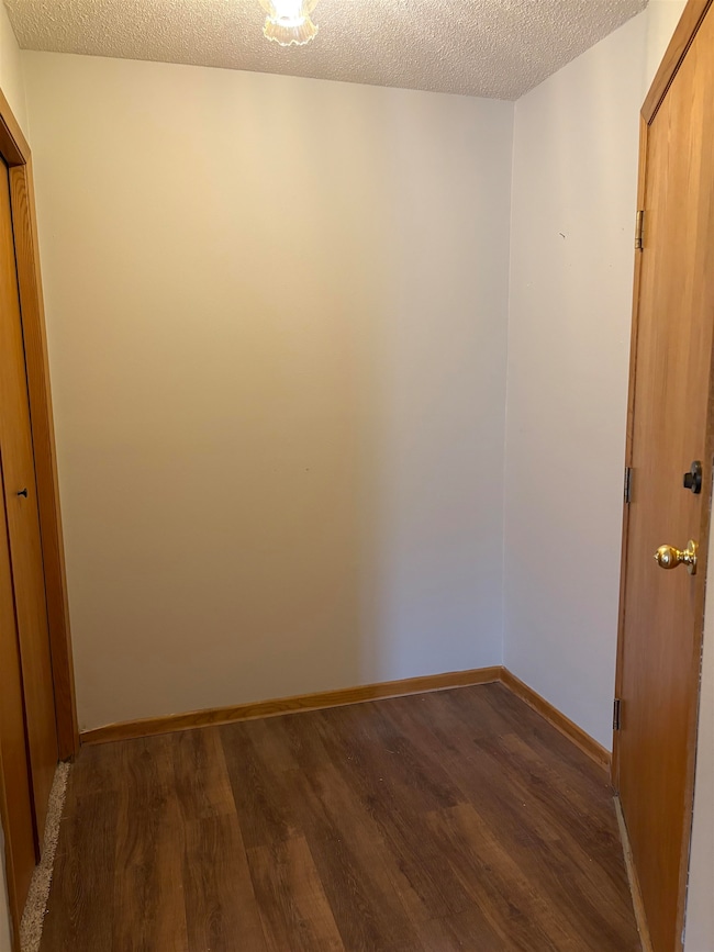 924 28th Ave SW, Minot, ND 58701 - photo 6