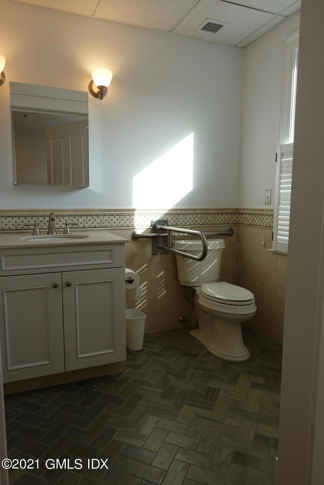 23 Benedict Place unit 3, Greenwich, CT 06830 - photo 4