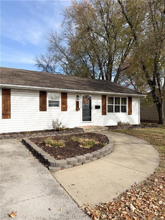 606 W Nursery St, Butler, MO 64730 - photo 5