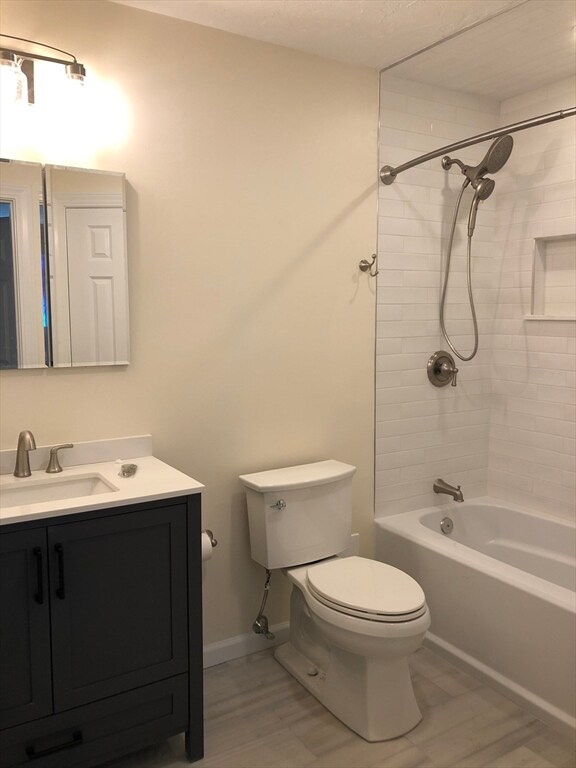 210 Fellsview Terrace unit 215, Stoneham, MA 02180 - photo 3