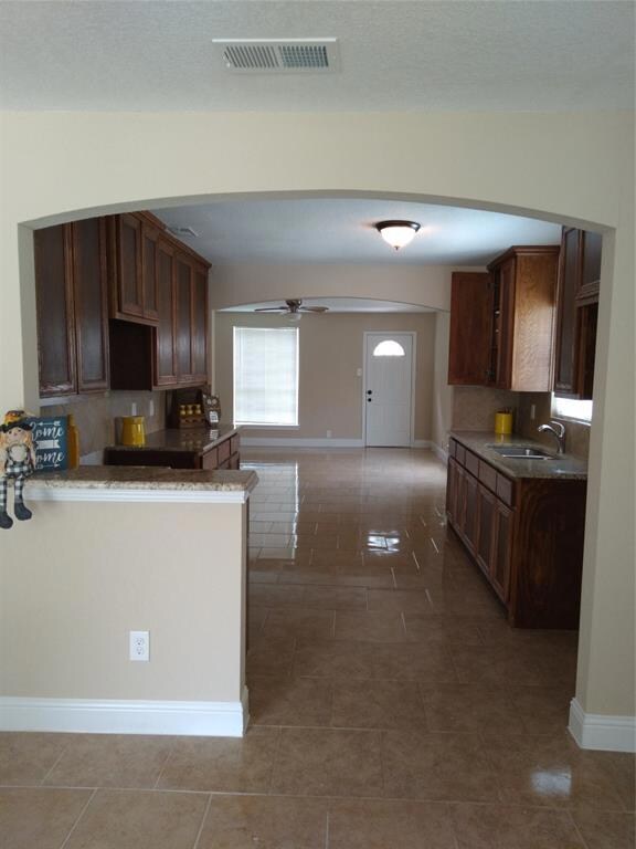 319 Ritchey St, Gainesville, TX 76240 - photo 3